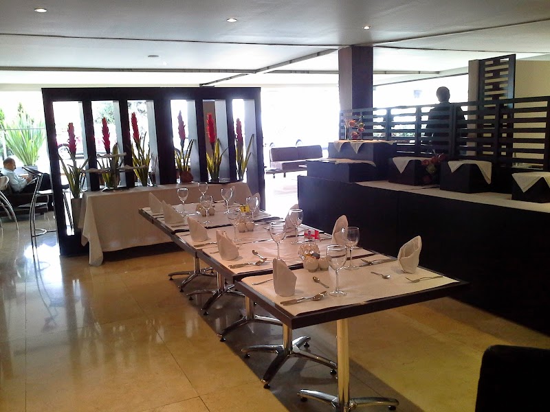 HOTEL TIVOLI SUITES - miniatura 3