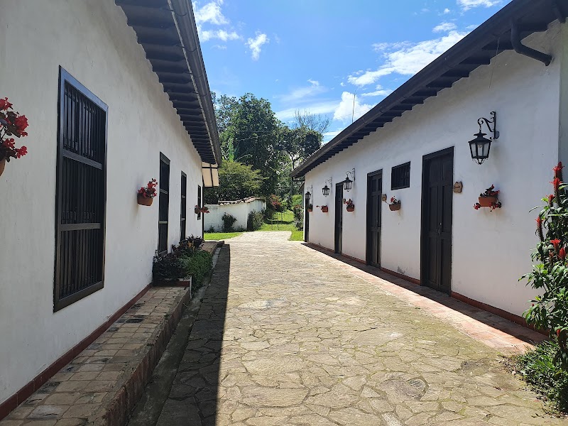 HACIENDA EL ROBLE HOTEL - miniatura 4