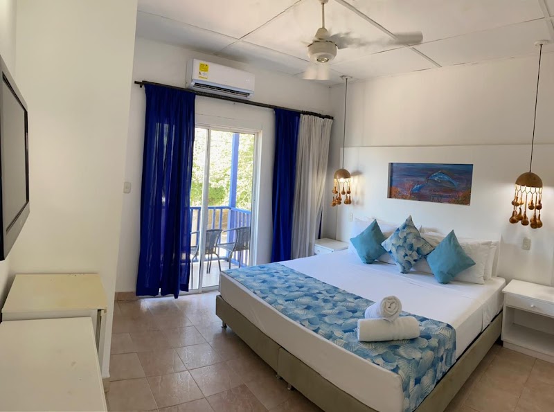 LA BALLENA AZUL HOTEL - miniatura 4