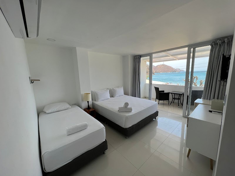 LA BALLENA AZUL HOTEL - miniatura 2